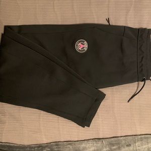 Men’s Nike Paris Saint Germain sweats